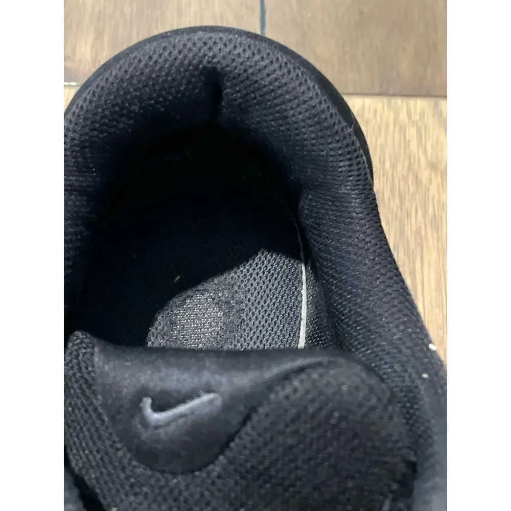 Nike Youth Size 5.5 Revolution 7 Sneakers Black Sneakers